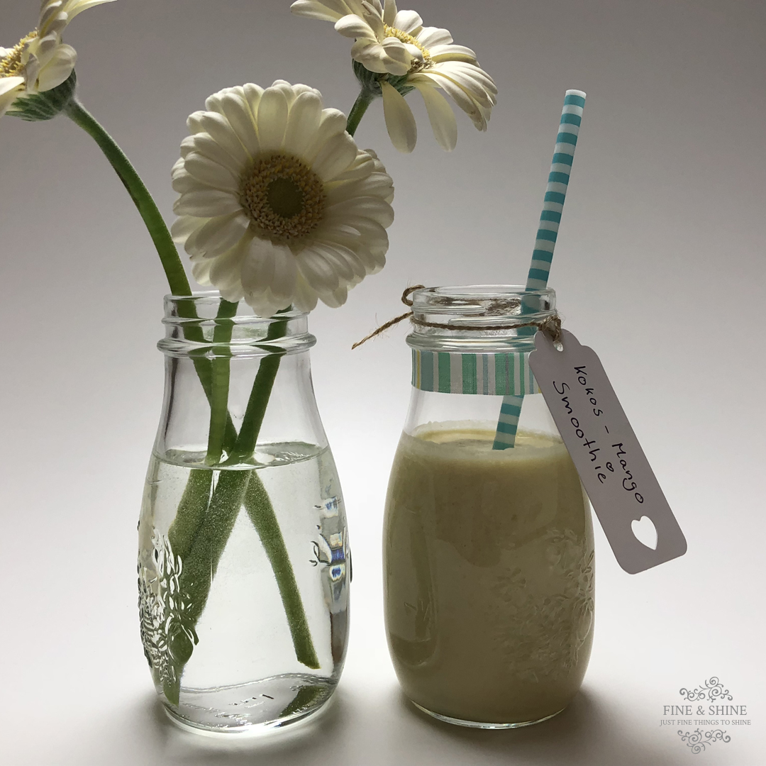 Glutenfrei, Kokos, Kokos-Mango-Smoothie, Kokosmilch, Lactosefrei, Mango, Paleo, Smoothie, vegan, Vegetarisch